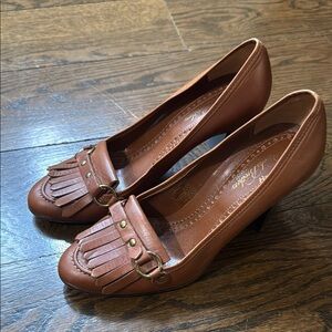 Brooks Brothers Brown Heels with Classic Design